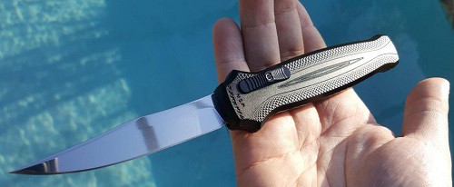 Best OTF Knife in 2024 - Top Double Action Knives 4
